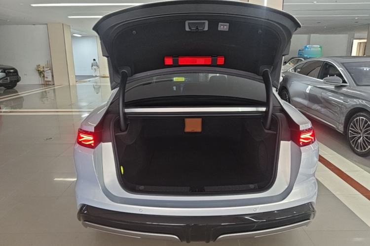 Used BYD Han L 2025 DM-i 200km LiDAR Flagship Model Trunk