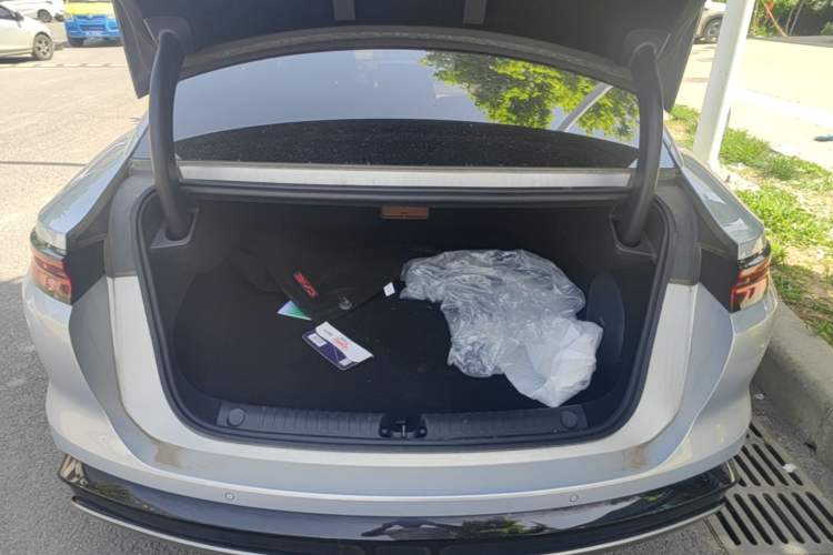 Used BYD Han L 2025 EV Four-Wheel Drive LiDAR Flagship Model Trunk