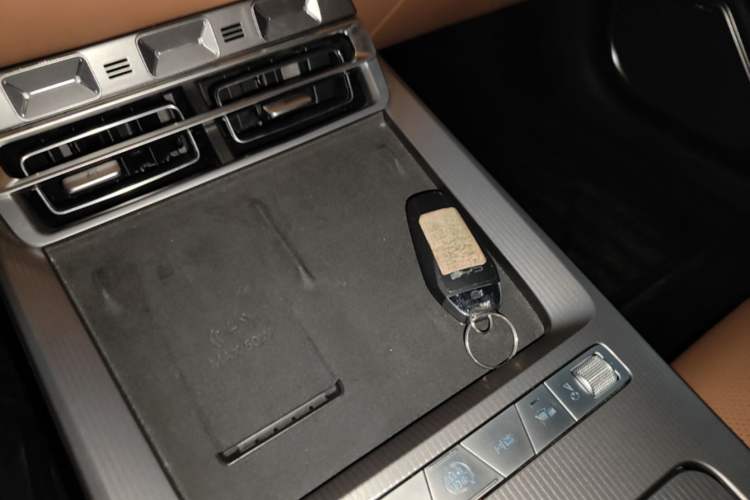 Used BYD Han L 2025 EV Four-Wheel Drive LiDAR Flagship Model Vehicle Key
