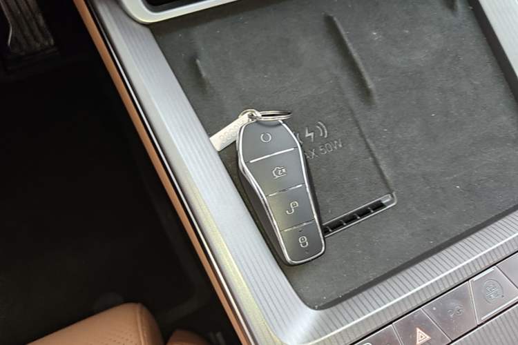 Used BYD Han L 2025 EV Four-Wheel Drive LiDAR Flagship Model Vehicle Key