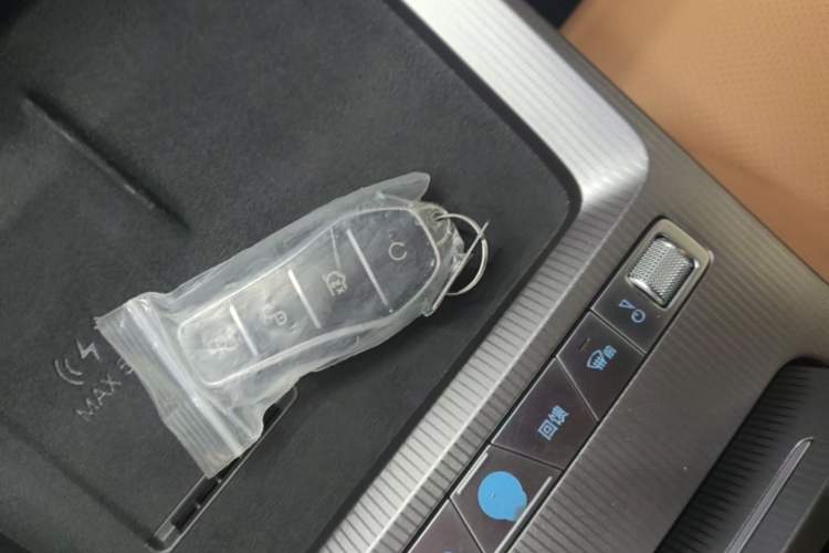 Used BYD Han L 2025 EV Four-Wheel Drive LiDAR Flagship Model Vehicle Key