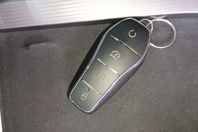 Used BYD Han L 2025 EV 701 km LiDAR Flagship Edition Vehicle Key