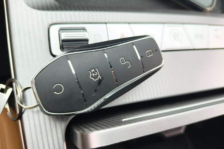 Used BYD Han L 2025 EV Four-Wheel Drive LiDAR Flagship Model Vehicle Key