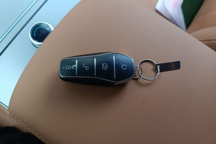 Used BYD Han L 2025 DM-p Four-Wheel-Drive LiDAR Flagship Model Vehicle Key