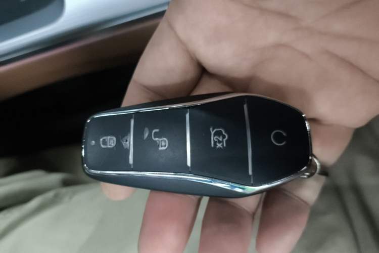Used BYD Han L 2025 DM-p Four-Wheel-Drive LiDAR Flagship Model Vehicle Key