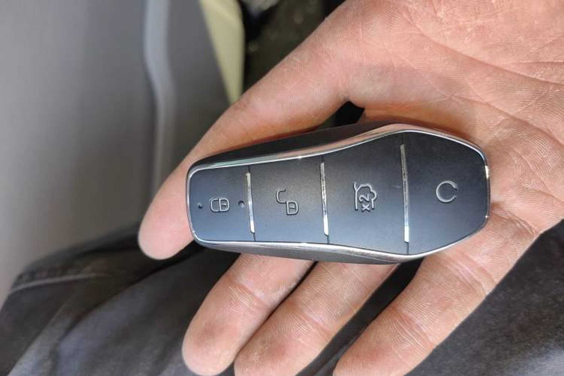 Used BYD Han L 2025 EV 701 km LiDAR Flagship Edition Vehicle Key