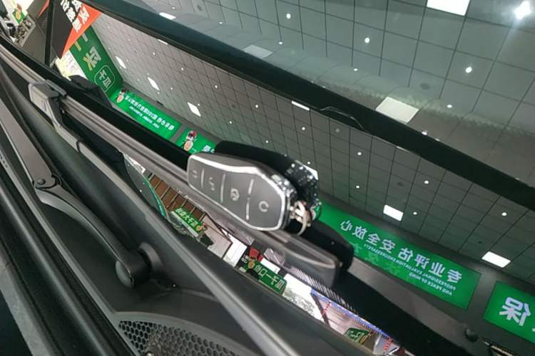Used BYD Han L 2025 EV 701 km LiDAR Flagship Edition Vehicle Key