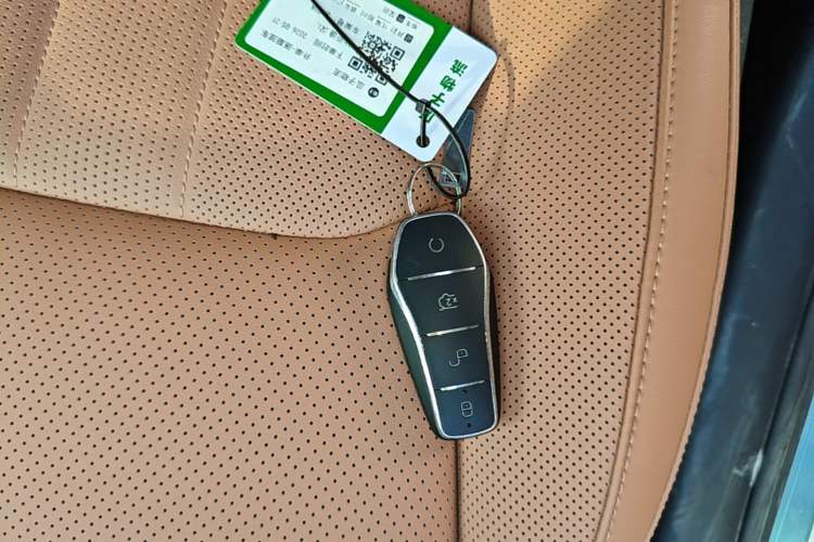 Used BYD Han L 2025 EV Four-Wheel Drive LiDAR Flagship Model Vehicle Key
