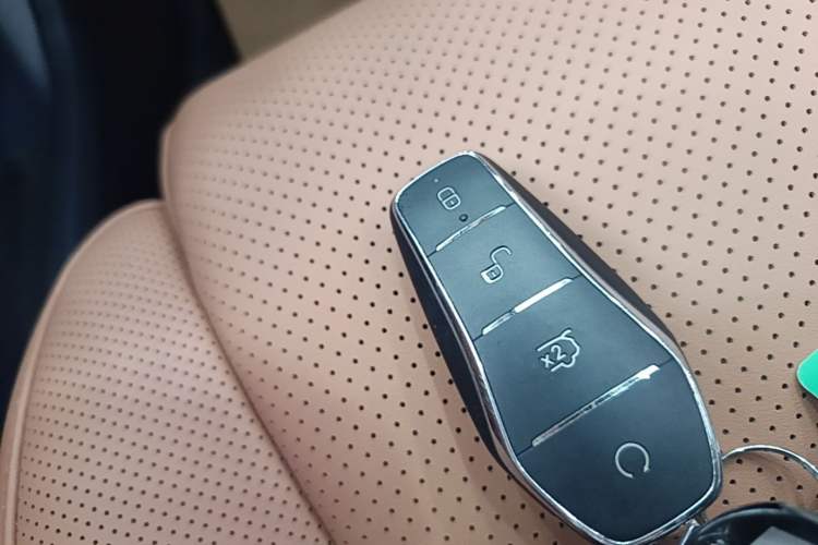 Used BYD Han L 2025 EV Four-Wheel Drive LiDAR Flagship Model Vehicle Key