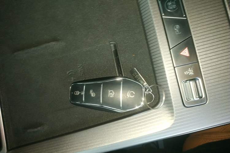 Used BYD Han L 2025 DM-i 200KM LiDAR Luxury Model Vehicle Key