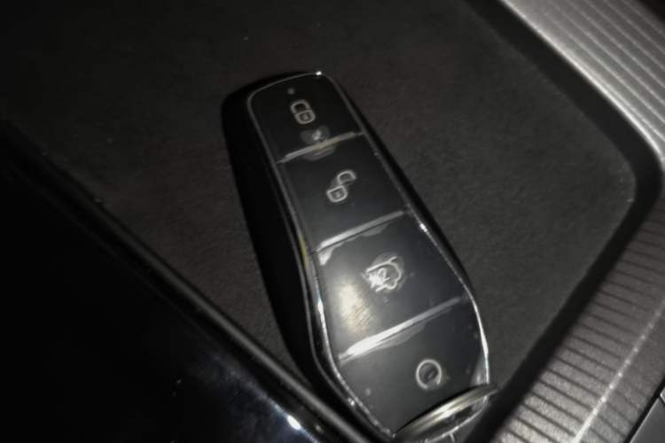 Used BYD Han L 2025 EV Four-Wheel Drive LiDAR Flagship Model Vehicle Key