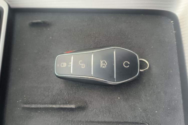 Used BYD Han L 2025 EV 701 km LiDAR Flagship Edition Vehicle Key