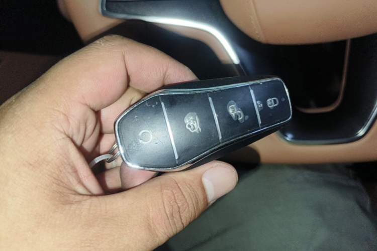 Used BYD Han L 2025 EV Four-Wheel Drive LiDAR Flagship Model Vehicle Key