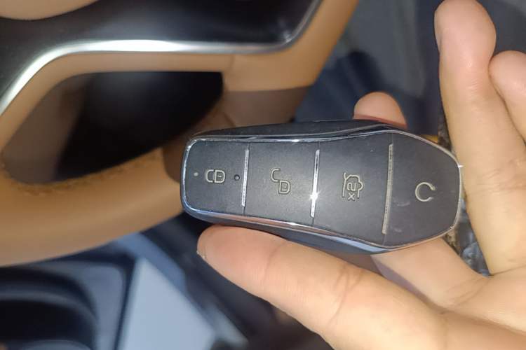 Used BYD Han L 2025 EV Four-Wheel Drive LiDAR Flagship Model Vehicle Key