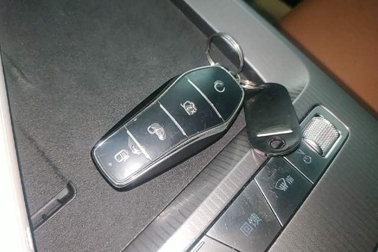 Used BYD Han L 2025 EV Four-Wheel Drive LiDAR Flagship Model Vehicle Key
