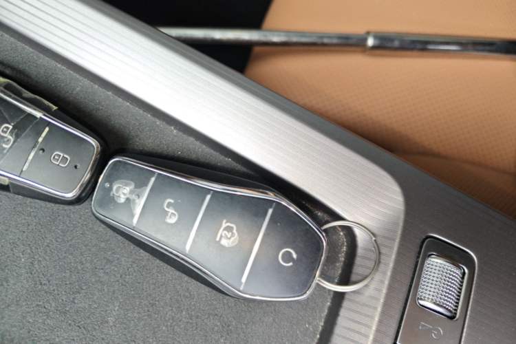 Used BYD Han L 2025 EV Four-Wheel Drive LiDAR Flagship Model Vehicle Key