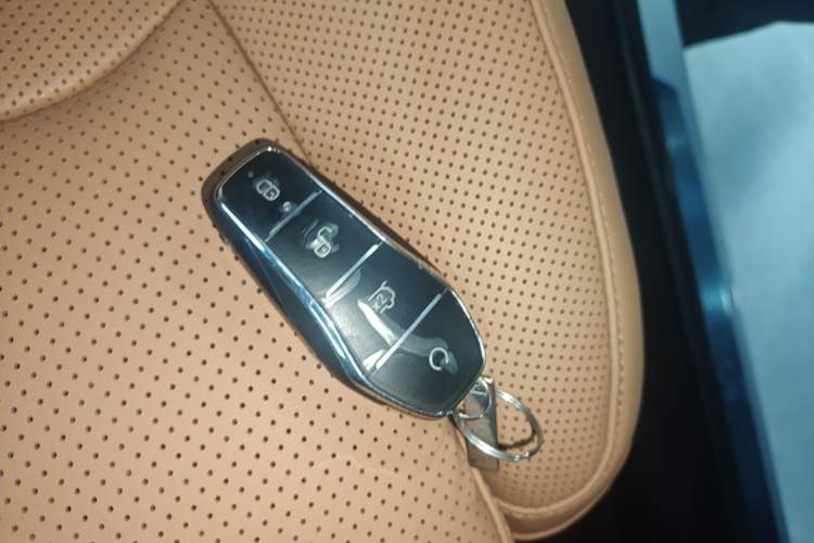 Used BYD Han L 2025 EV Four-Wheel Drive LiDAR Flagship Model Vehicle Key