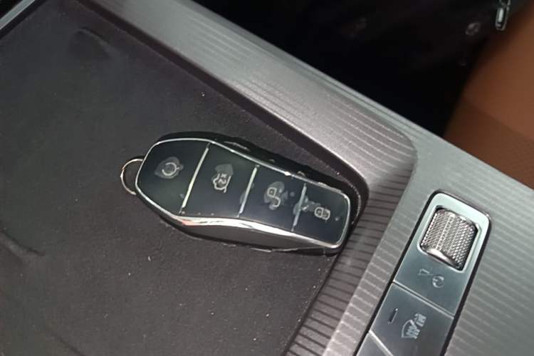 Used BYD Han L 2025 EV Four-Wheel Drive LiDAR Flagship Model Vehicle Key