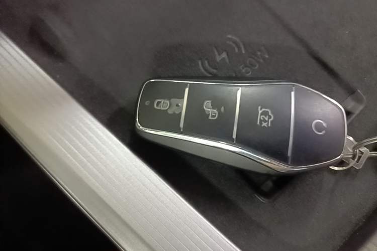 Used BYD Han L 2025 EV Four-Wheel Drive LiDAR Flagship Model Vehicle Key