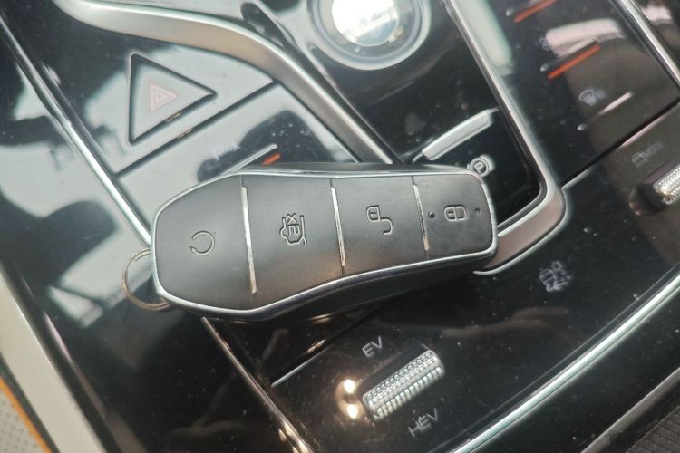 Used BYD Han L 2025 EV Four-Wheel Drive LiDAR Flagship Model Vehicle Key