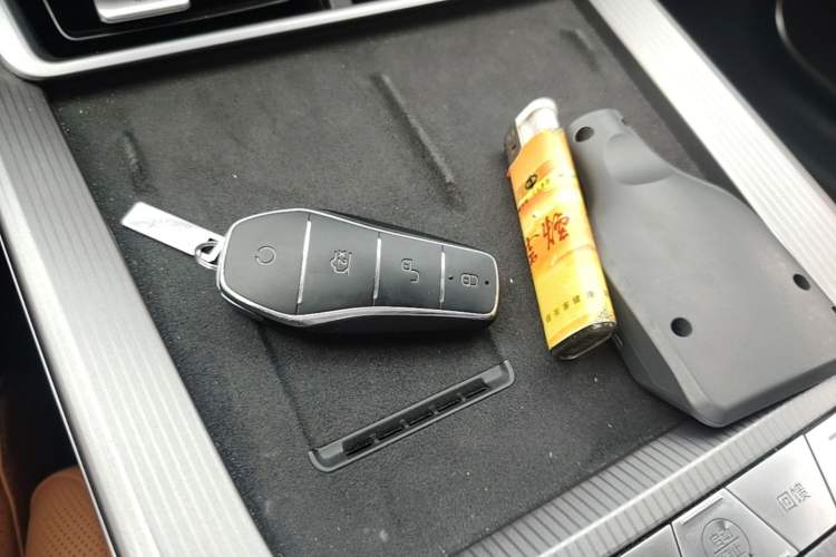 Used BYD Han L 2025 EV Four-Wheel Drive LiDAR Flagship Model Vehicle Key