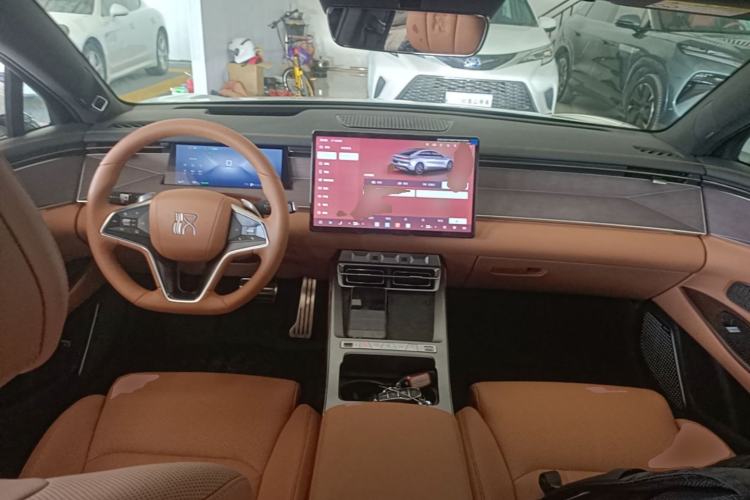 Used BYD Han L 2025 EV Four-Wheel Drive LiDAR Flagship Model Center Console