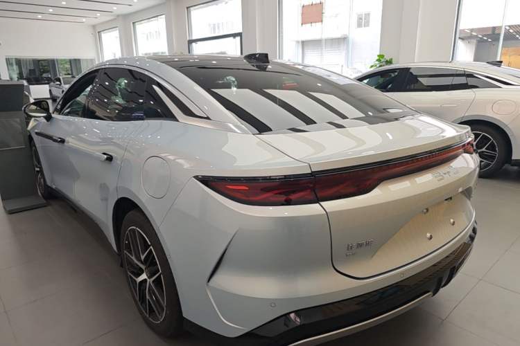 Used BYD Han L 2025 EV Four-Wheel Drive LiDAR Flagship Model Exterior 2