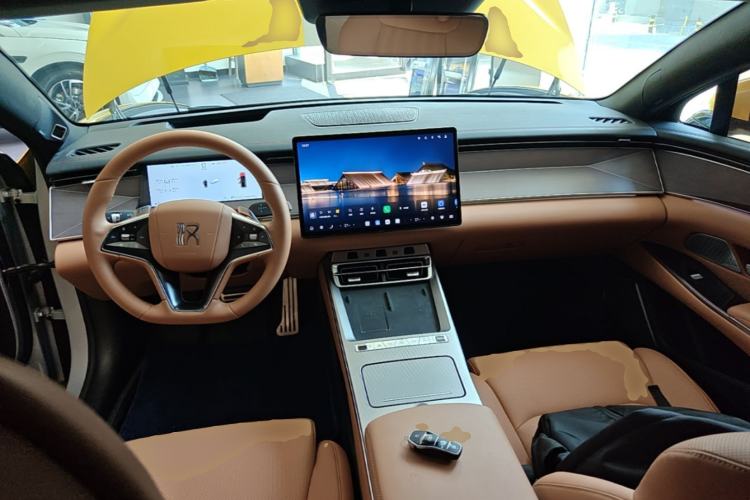 Used BYD Han L 2025 EV Four-Wheel Drive LiDAR Flagship Model Center Console