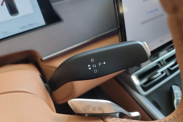 Used BYD Han L 2025 DM-p Four-Wheel-Drive LiDAR Flagship Model Gear Lever