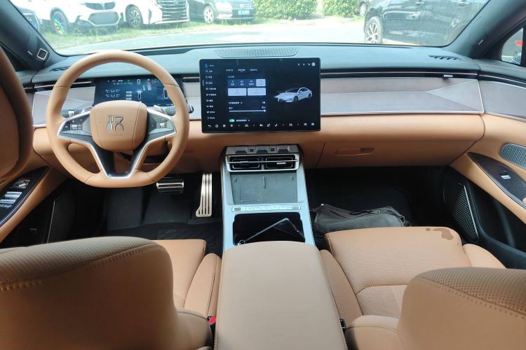 Used BYD Han L 2025 DM-p Four-Wheel-Drive LiDAR Flagship Model Interior 2