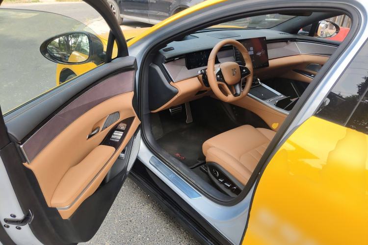 Used BYD Han L 2025 DM-p Four-Wheel-Drive LiDAR Flagship Model Interior 3
