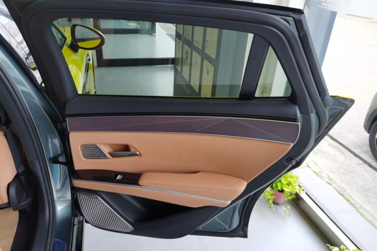 Used BYD Han L 2025 DM-p Four-Wheel-Drive LiDAR Flagship Model Interior 6