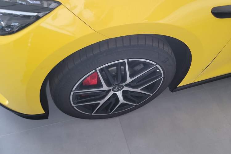 Used BYD Han L 2025 DM-p Four-Wheel-Drive LiDAR Flagship Model Left Front Wheel Hub