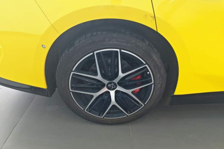 Used BYD Han L 2025 EV Four-Wheel Drive LiDAR Flagship Model Right Rear Wheel Hub