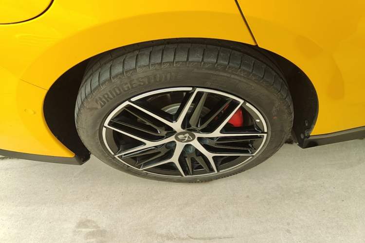 Used BYD Han L 2025 EV Four-Wheel Drive LiDAR Flagship Model Right Rear Wheel Hub