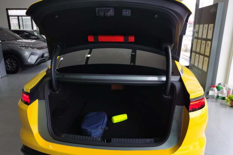 Used BYD Han L 2025 DM-p Four-Wheel-Drive LiDAR Flagship Model Trunk