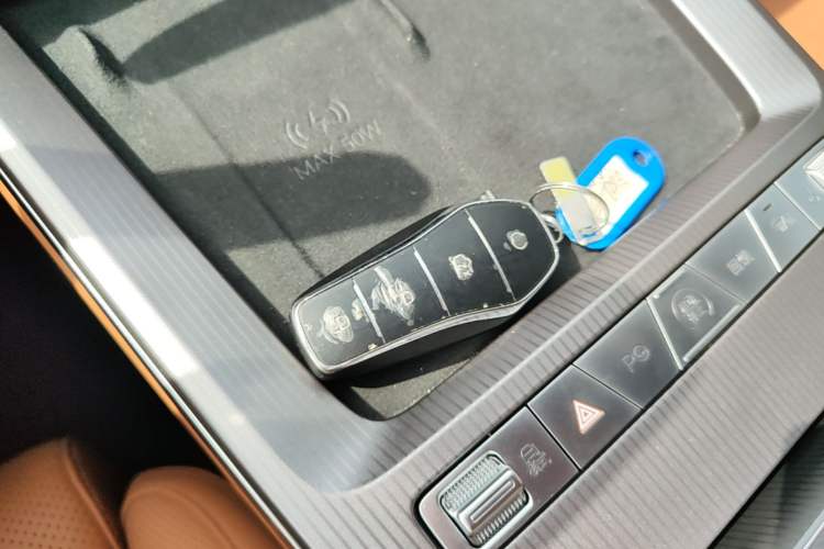 Used BYD Han L 2025 EV Four-Wheel Drive LiDAR Flagship Model Vehicle Key