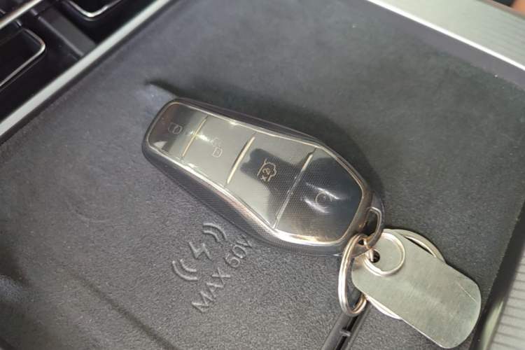 Used BYD Han L 2025 EV Four-Wheel Drive LiDAR Flagship Model Vehicle Key