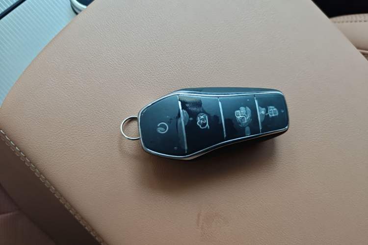 Used BYD Han L 2025 EV Four-Wheel Drive LiDAR Flagship Model Vehicle Key