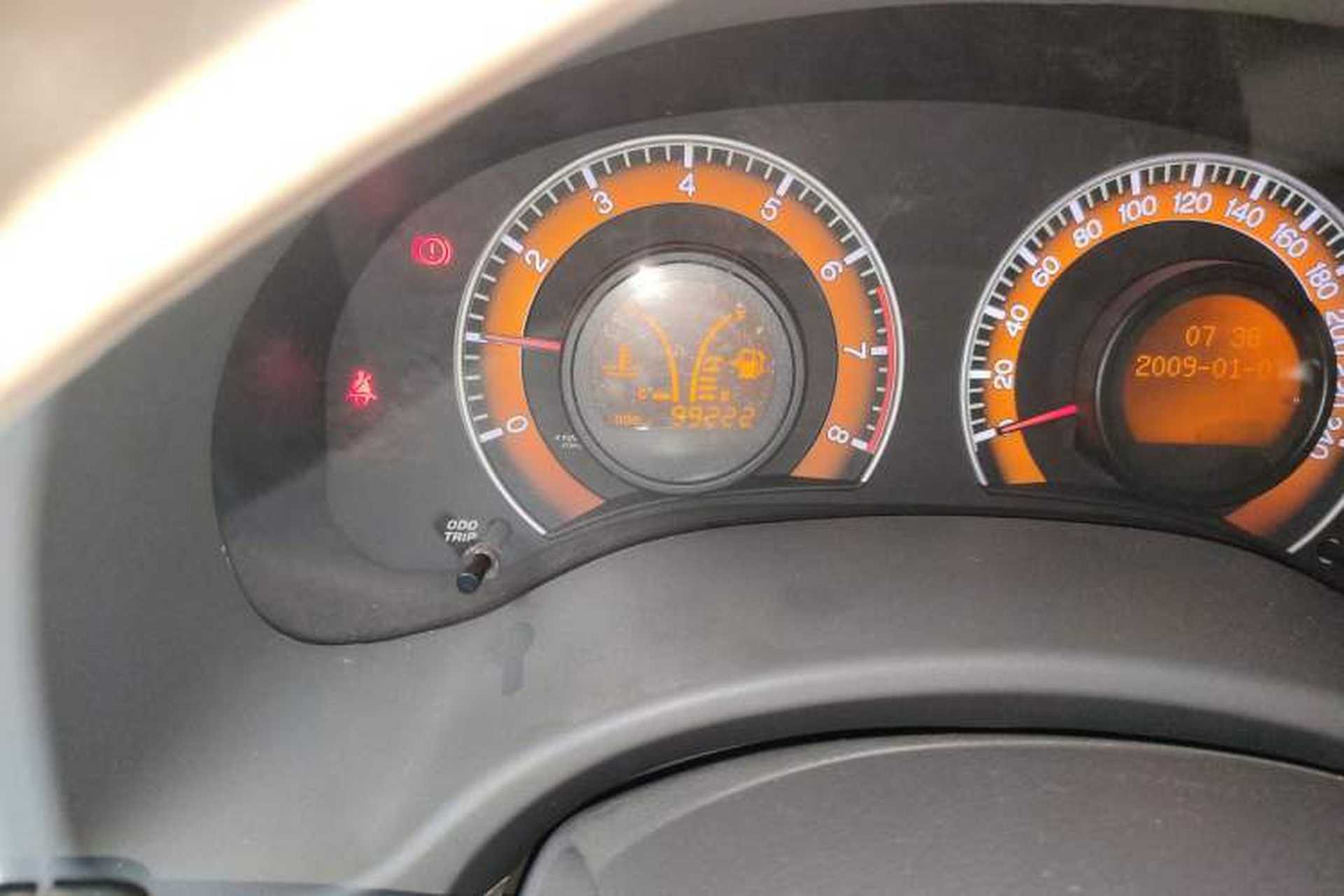 Used BYD L3 2011 New Fengchang Edition 1.5L Manual Luxury Model Odometer Close Up