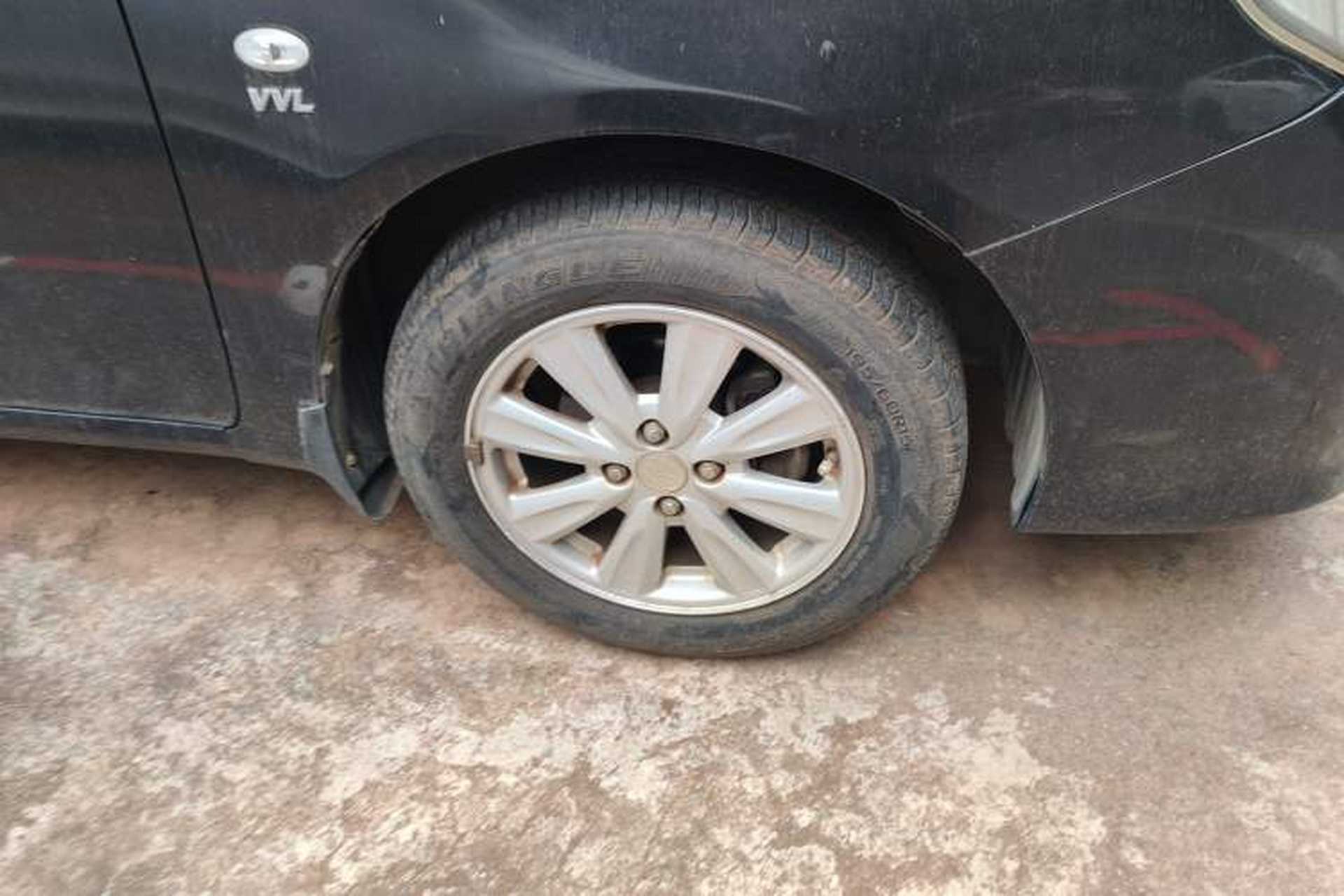 Used BYD L3 2011 New Fengchang Edition 1.5L Manual Luxury Model Right Front Wheel Hub