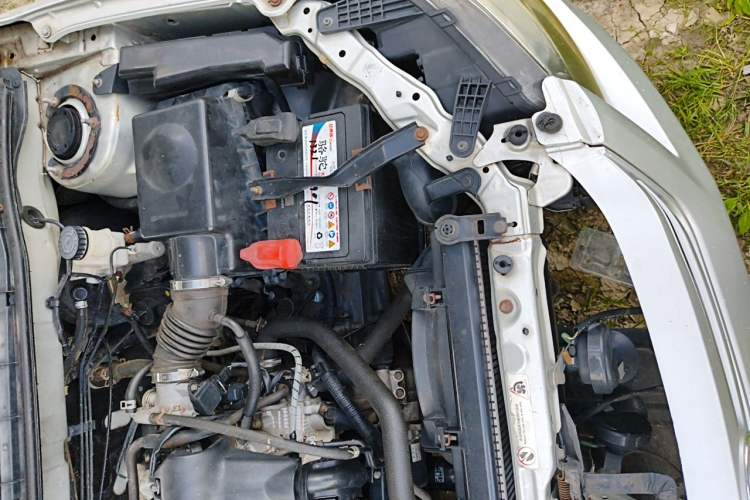 Used BYD L3 2011 New Fengchang Edition 1.5L Manual Luxury Model Engine Bay Left