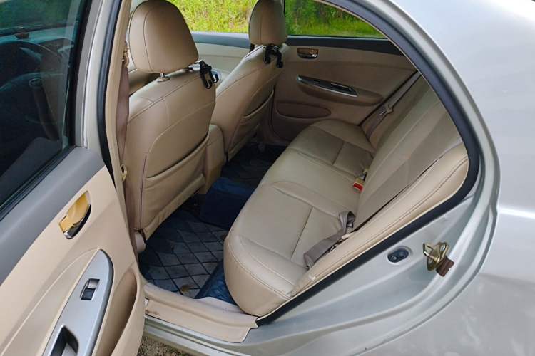 Used BYD L3 2011 New Fengchang Edition 1.5L Manual Luxury Model Left Rear Seat