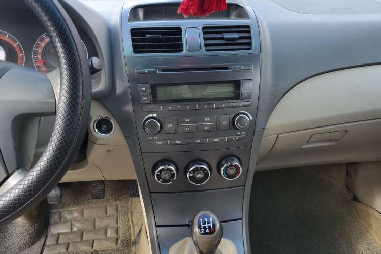Used BYD L3 2012 1.5L Manual Comfort Edition Audio And AC Panel