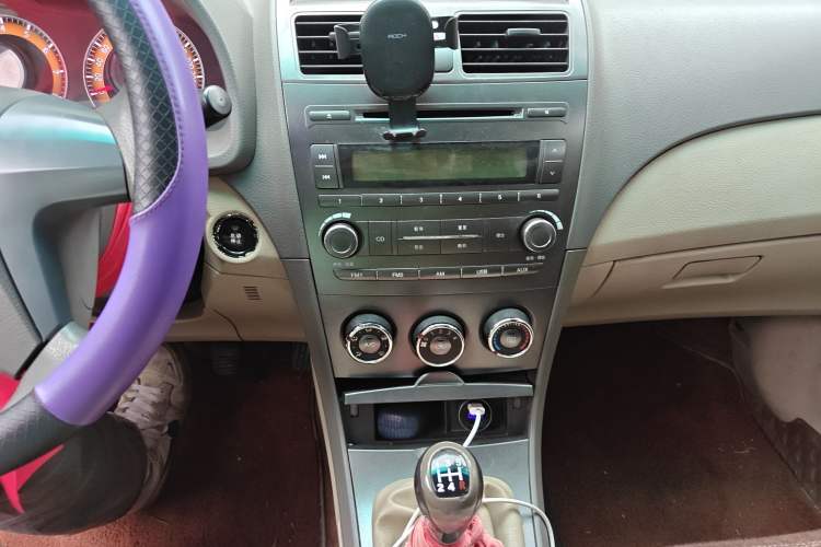 Used BYD L3 2012 1.5L Manual Comfort Edition Audio And AC Panel
