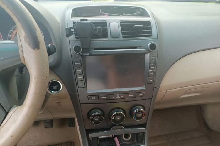Used BYD L3 2012 1.5L Manual Comfort Edition Audio And AC Panel