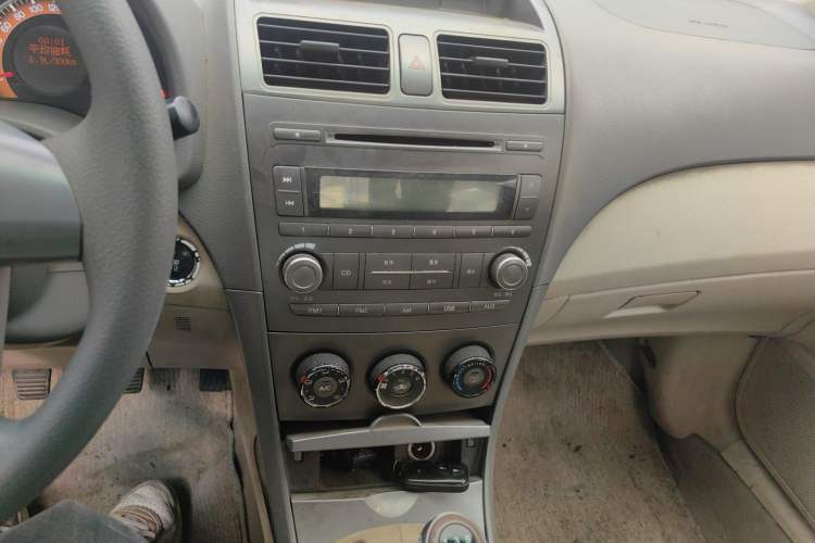 Used BYD L3 2012 1.5L Manual Comfort Edition Audio And AC Panel