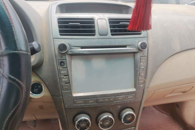 Used BYD L3 2012 1.5L Manual Comfort Edition Audio And AC Panel