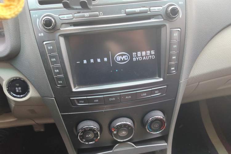 Used BYD L3 2012 1.5L Manual Luxury Version Audio And AC Panel