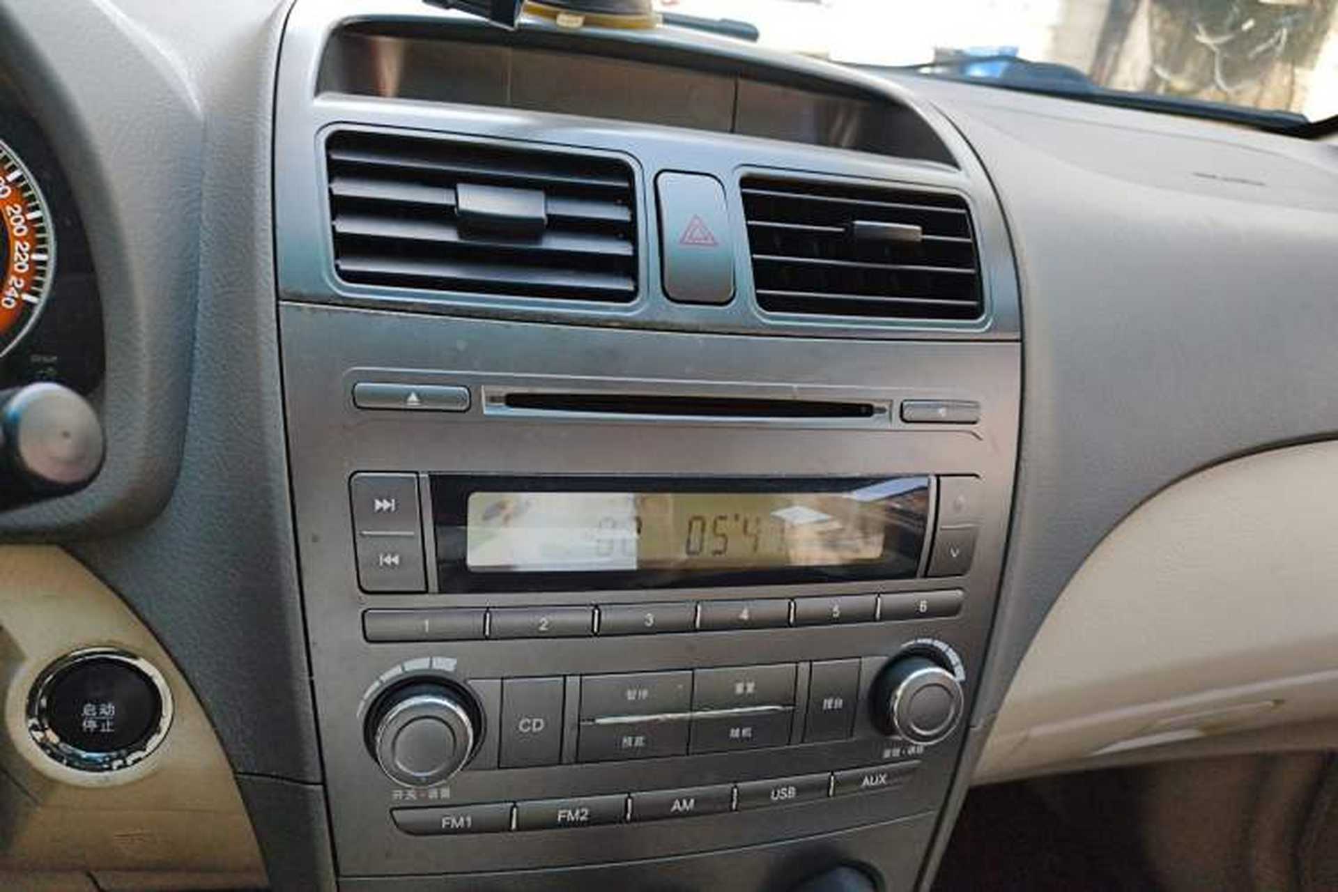 Used BYD L3 2012 1.5L Manual Comfort Edition Audio And AC Panel